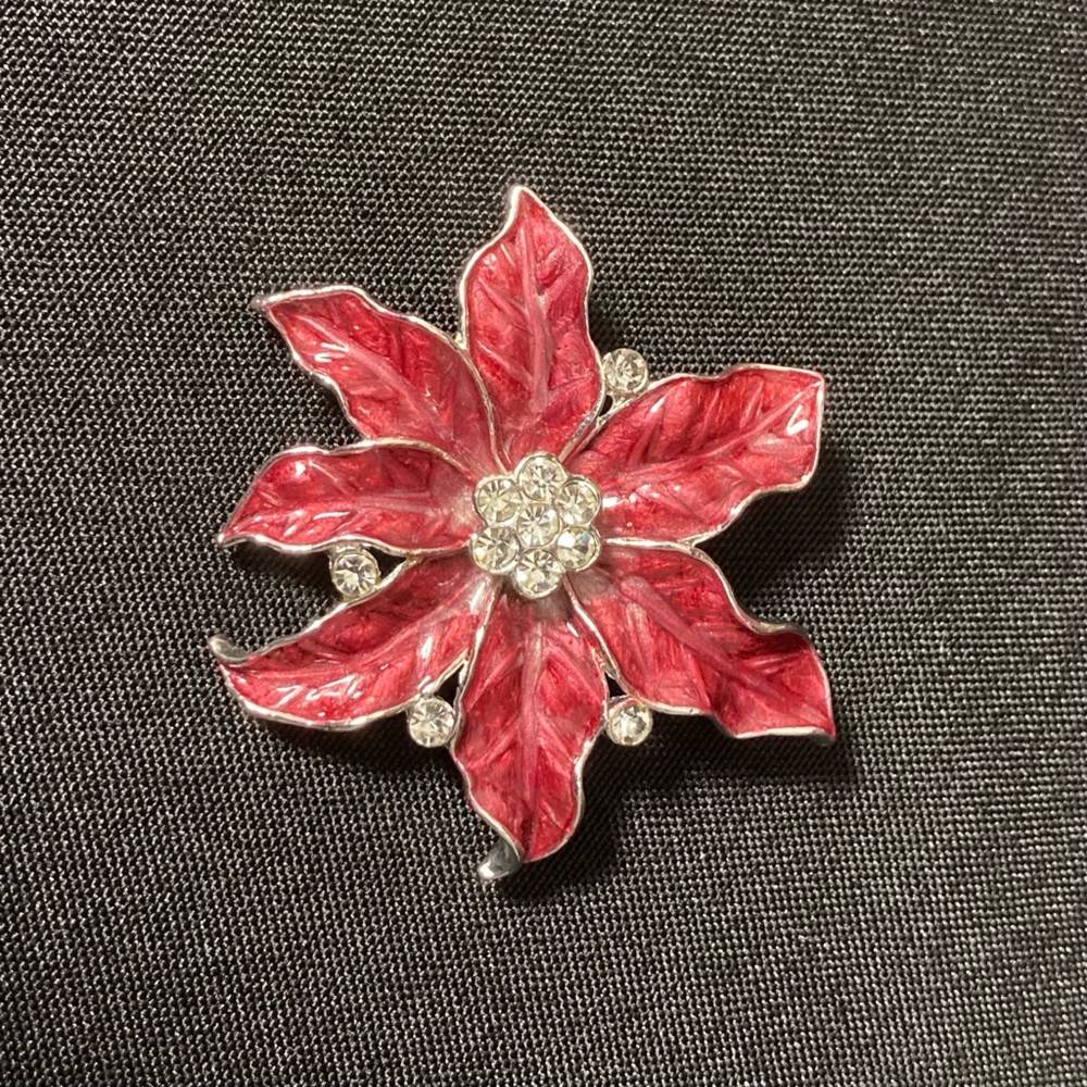 ⭐️ Vintage Poinsettia Enamel Rhinestone Brooch